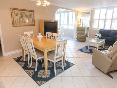 Luxury Rental Beach Pool Excellent 2 Bedrooms Partial Views